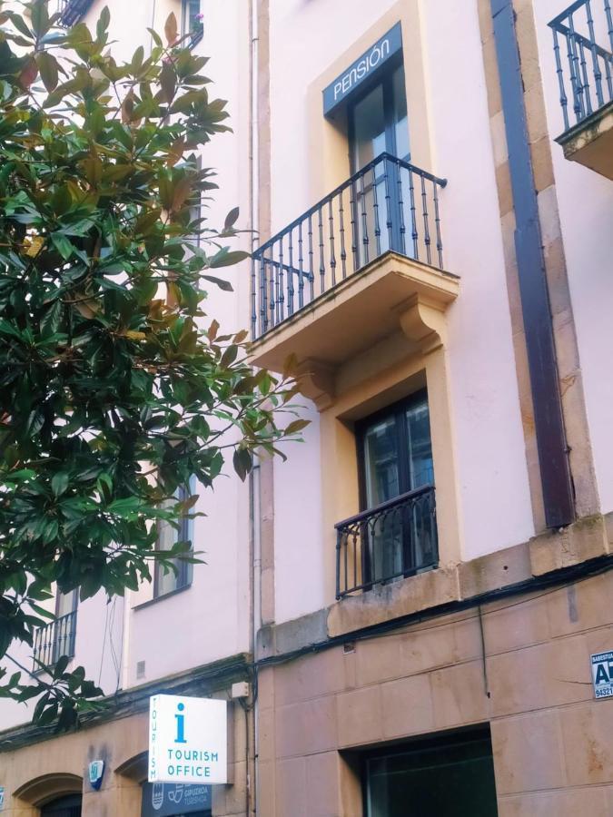 Pension Sarriegi سان سيباستيان المظهر الخارجي الصورة
